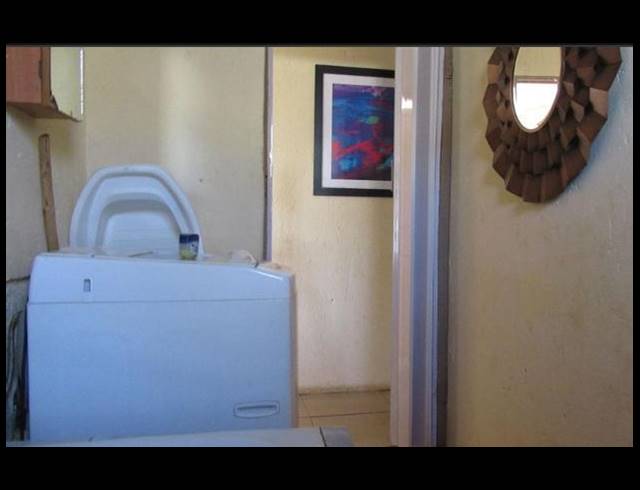 6 BEDROOM HOUSE FOR SALE IN PROTEA GARDEN